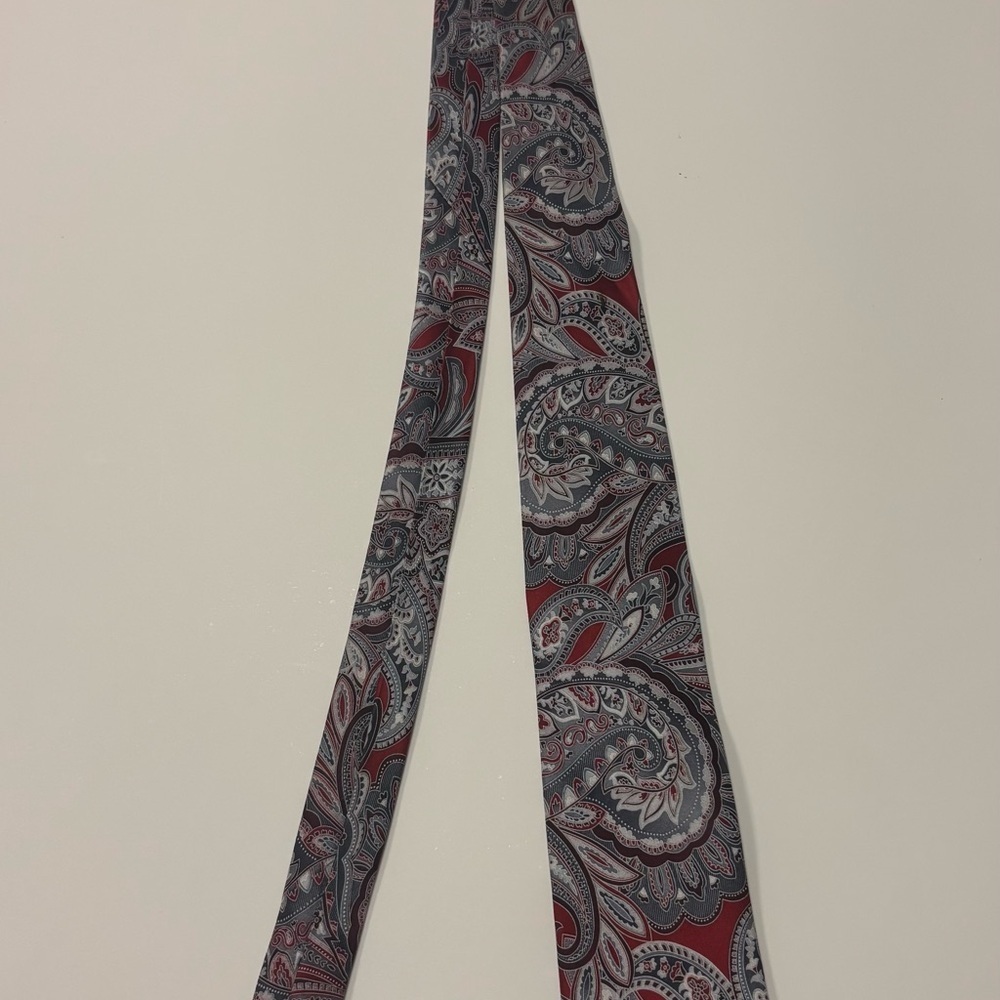 Perry Ellis Portfolio Men’s Paisley Necktie – Red, Gray & Black | Classic Silk